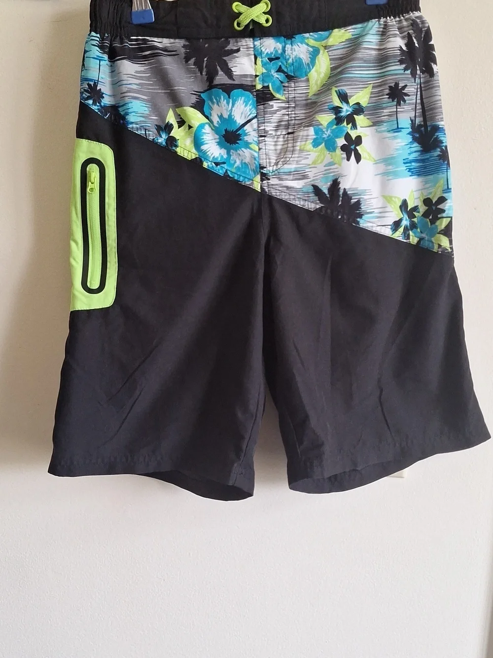 Old Navy Boys Shorts Size 16, Wonder Nation Swim Trunks and a Belt Bundle